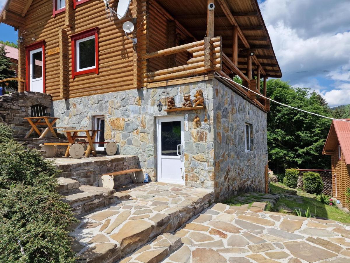 Villa Троє Поросят à Slavsko Extérieur photo